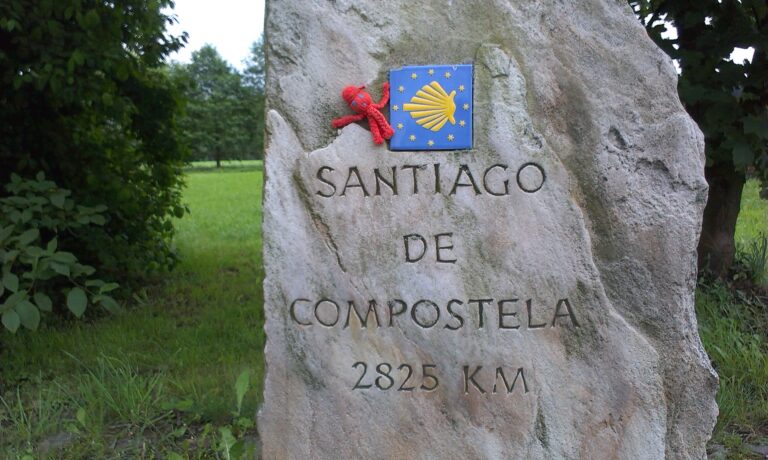 Kámen značící vzdálenost do Santiáda de Compostela