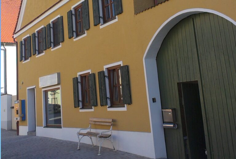 Svatojakubská: lavička setkání